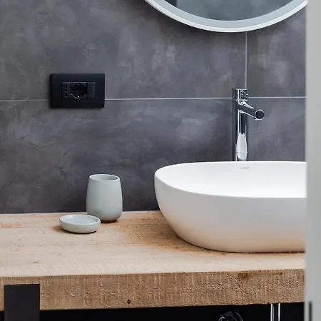 Daire La Matta And Luxury